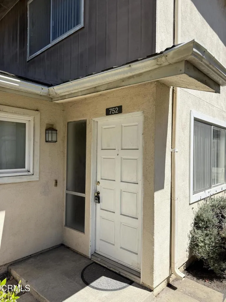 752 W Hemlock Street Port Hueneme, CA 93041