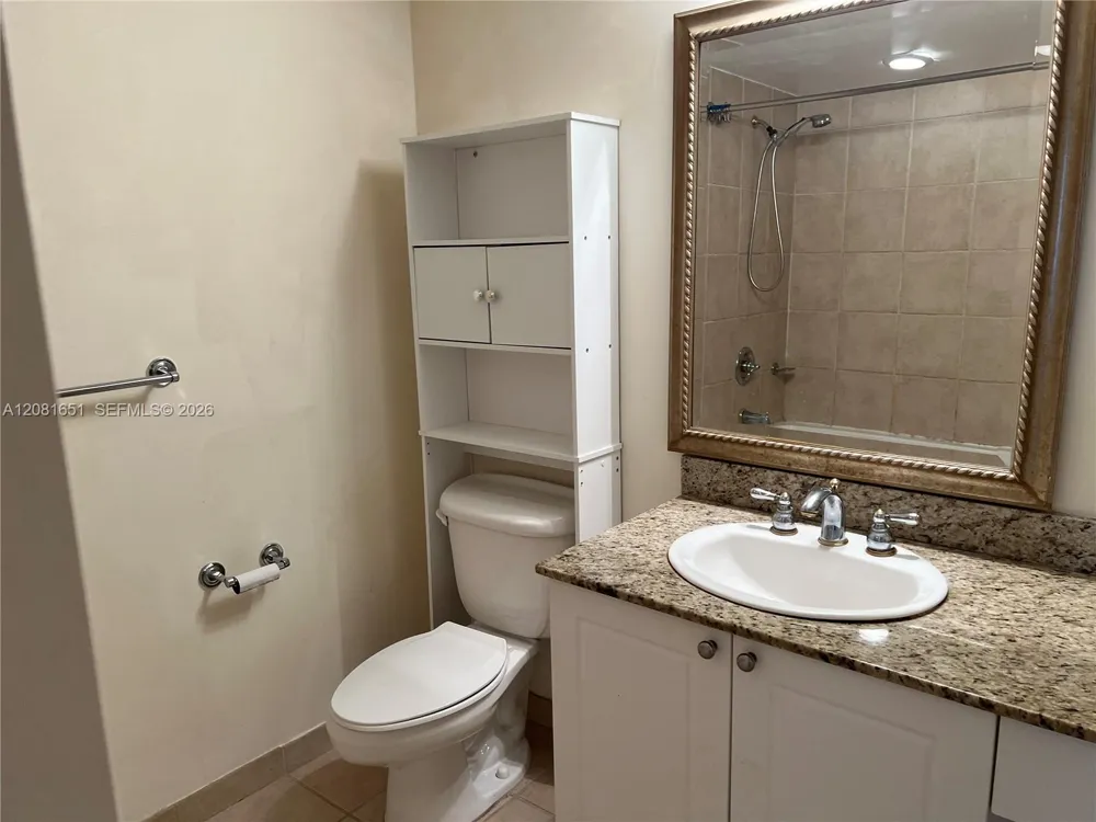19501 W Country Club Dr #611 Aventura, FL 33180