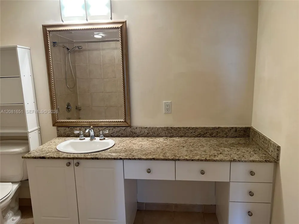 19501 W Country Club Dr #611 Aventura, FL 33180