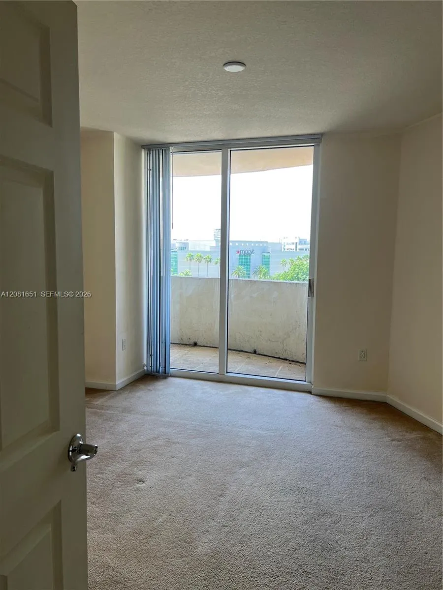 19501 W Country Club Dr #611 Aventura, FL 33180