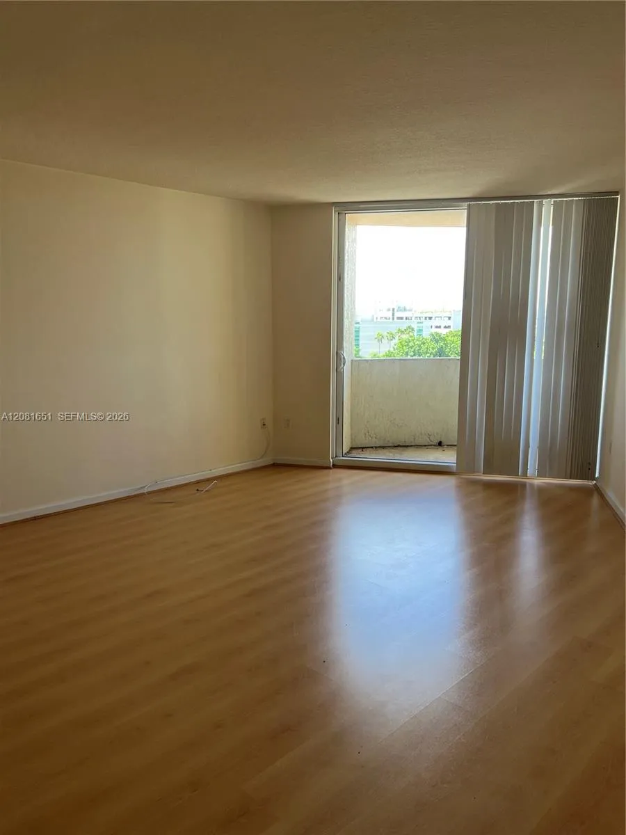 19501 W Country Club Dr #611 Aventura, FL 33180