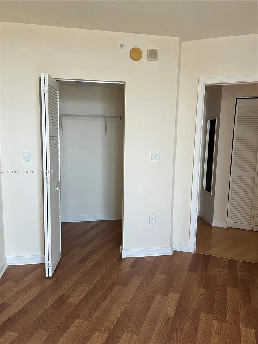 19501 W Country Club Dr #611 Aventura, FL 33180