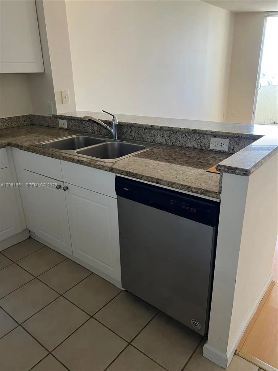 19501 W Country Club Dr #611 Aventura, FL 33180