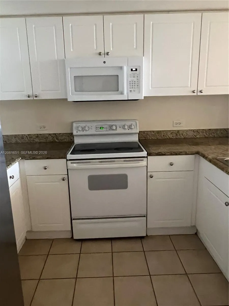 19501 W Country Club Dr #611 Aventura, FL 33180