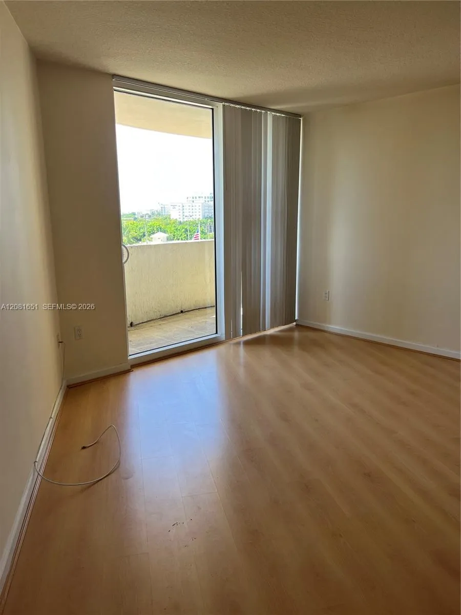 19501 W Country Club Dr #611 Aventura, FL 33180