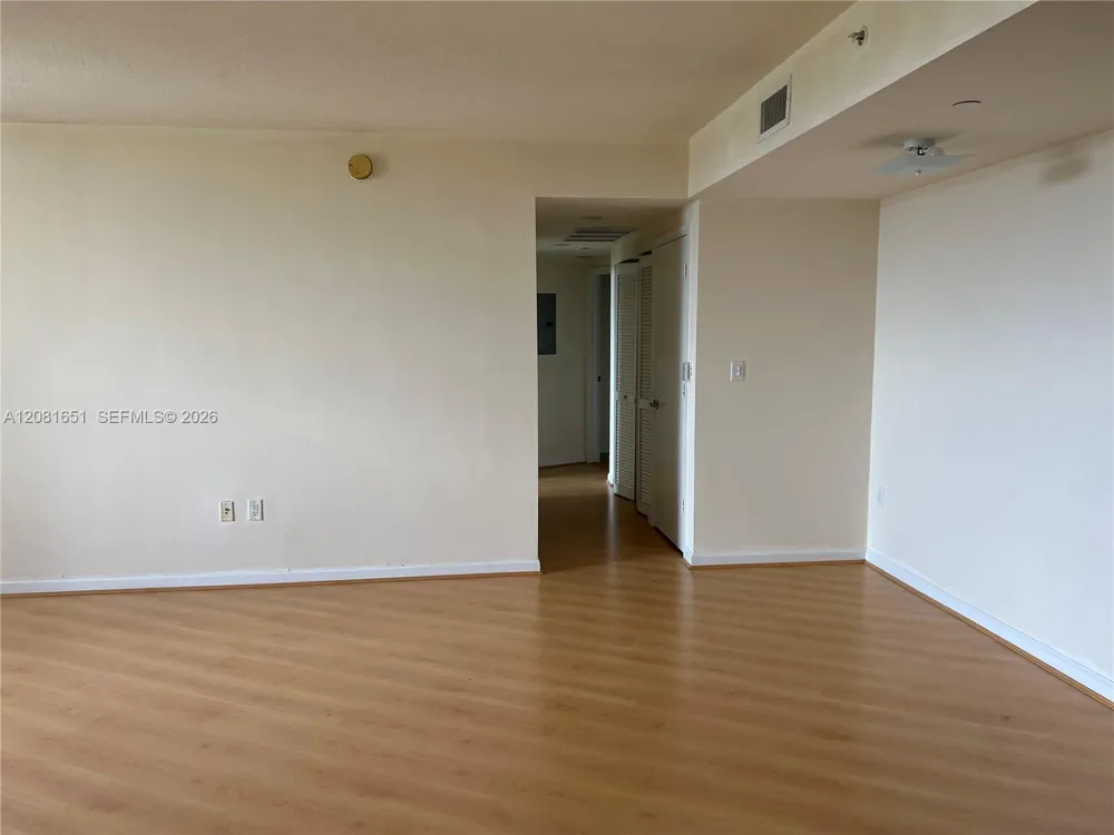 19501 W Country Club Dr #611 Aventura, FL 33180