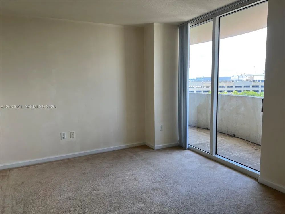19501 W Country Club Dr #611 Aventura, FL 33180
