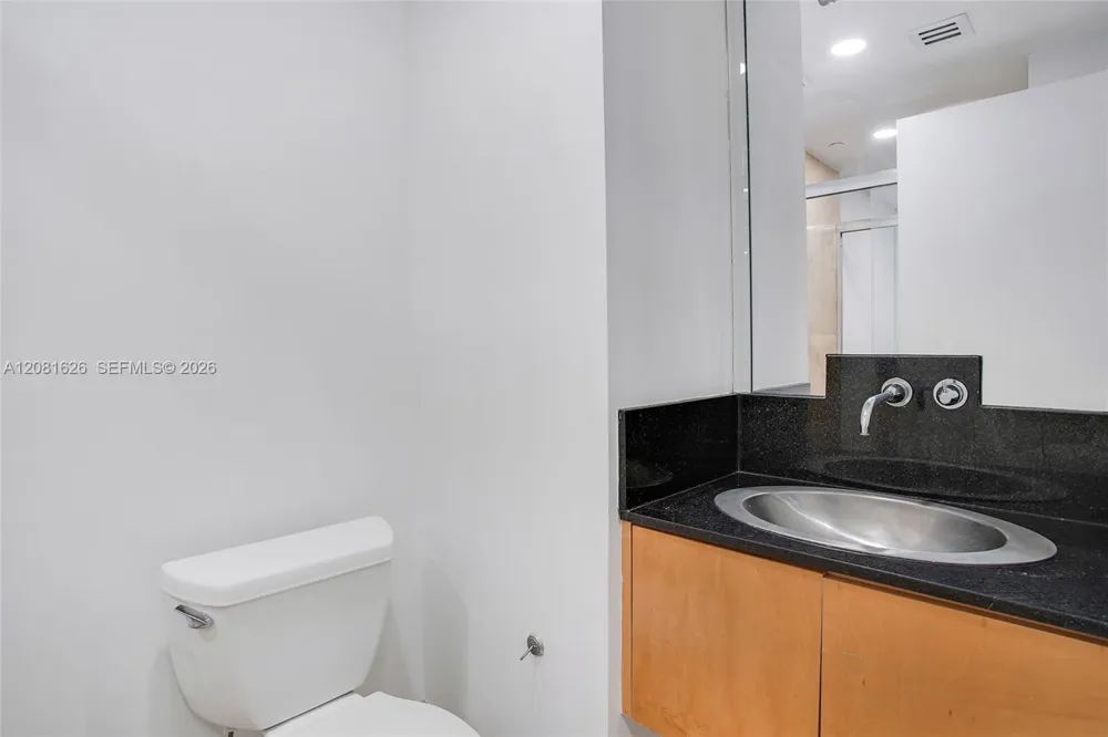 206 Washington Ave #12 Miami Beach, FL 33139
