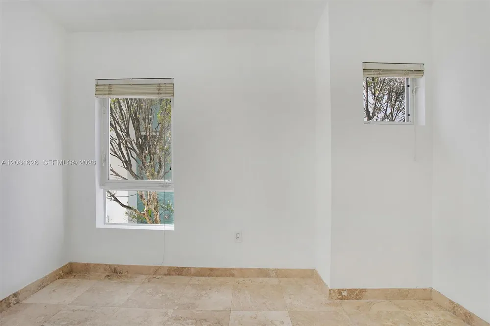206 Washington Ave #12 Miami Beach, FL 33139