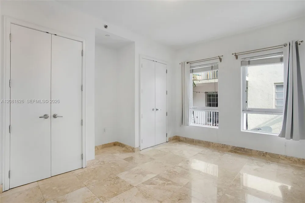 206 Washington Ave #12 Miami Beach, FL 33139