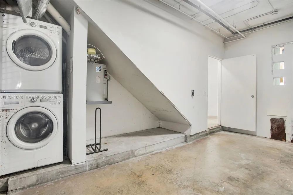 206 Washington Ave #12 Miami Beach, FL 33139