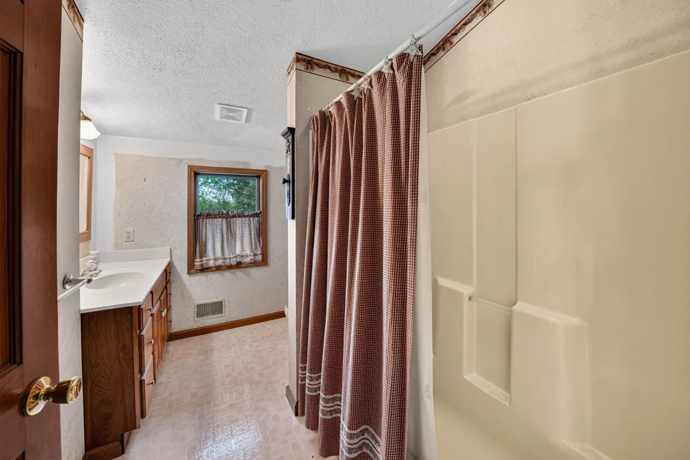 61519 Neaman Road Lockport Township, MI 49042