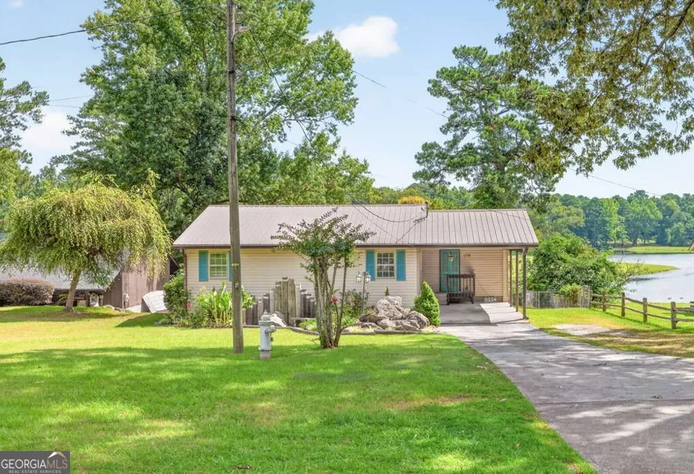976 SW Walker Lake RD Conyers, GA 30094