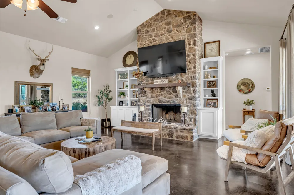 400 Darby Lane Llano, TX 78643