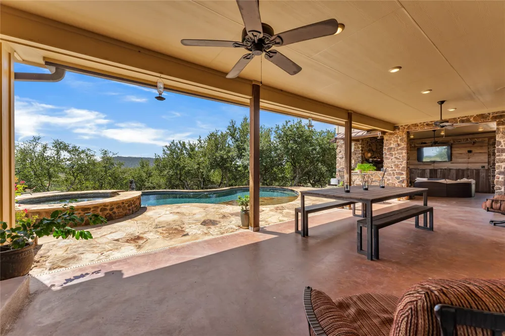 400 Darby Lane Llano, TX 78643