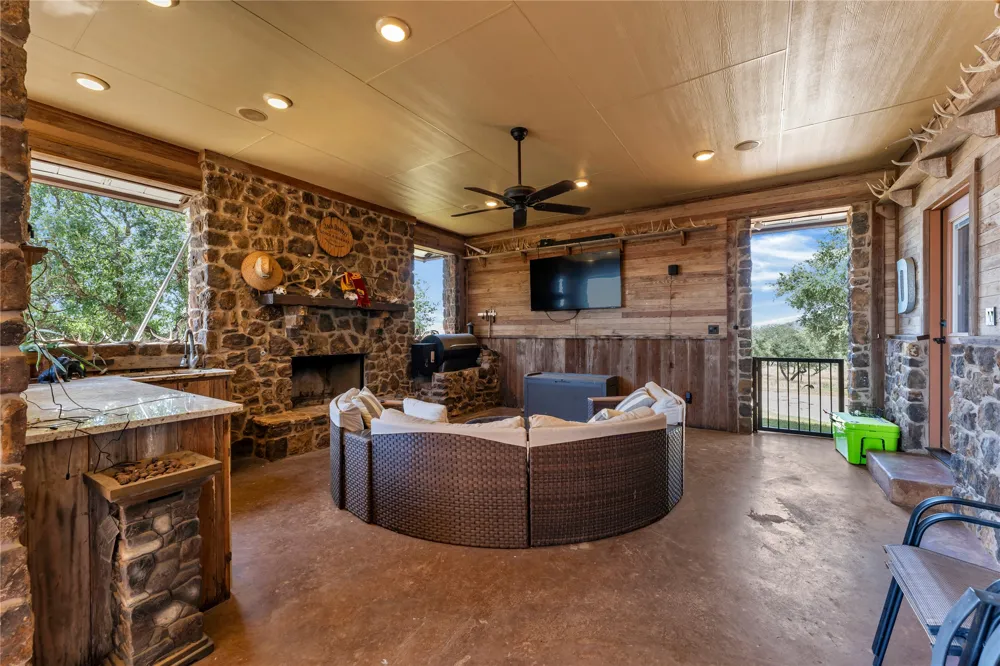 400 Darby Lane Llano, TX 78643