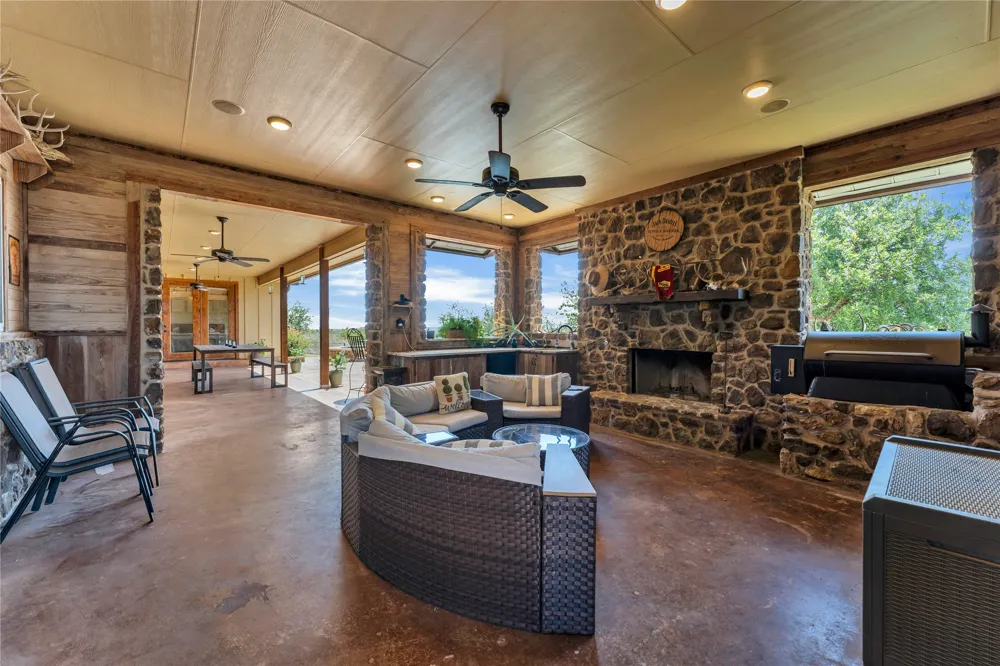 400 Darby Lane Llano, TX 78643