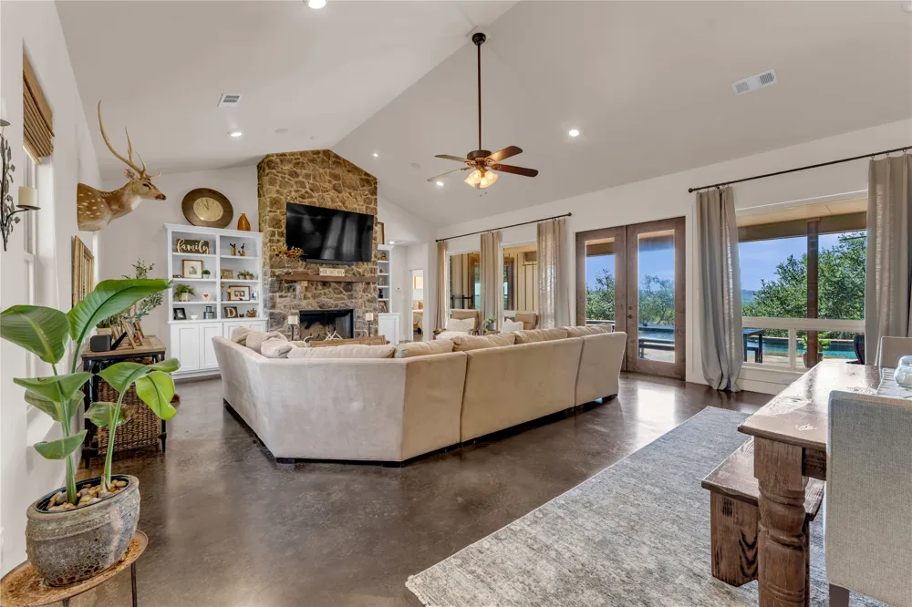 400 Darby Lane Llano, TX 78643