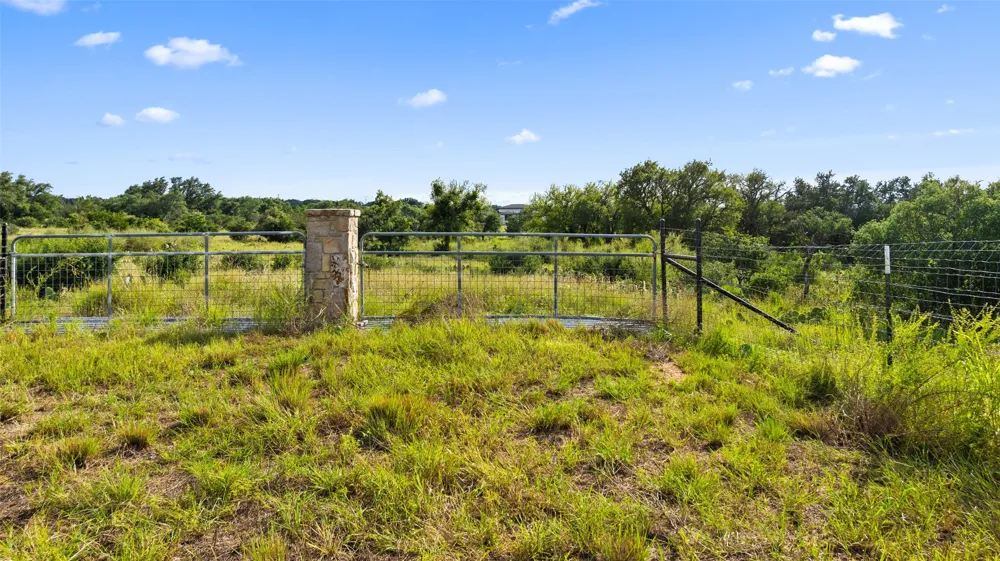 W RR 962 Round Mountain, TX 78663