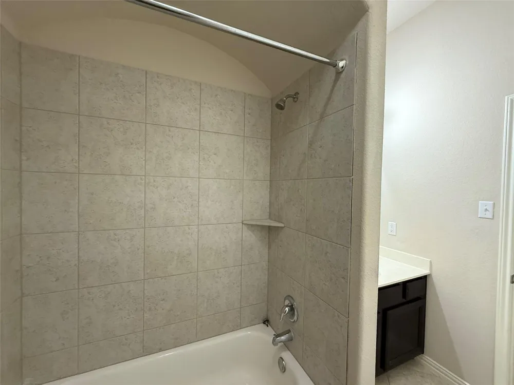 633 Peregrine Way Leander, TX 78641