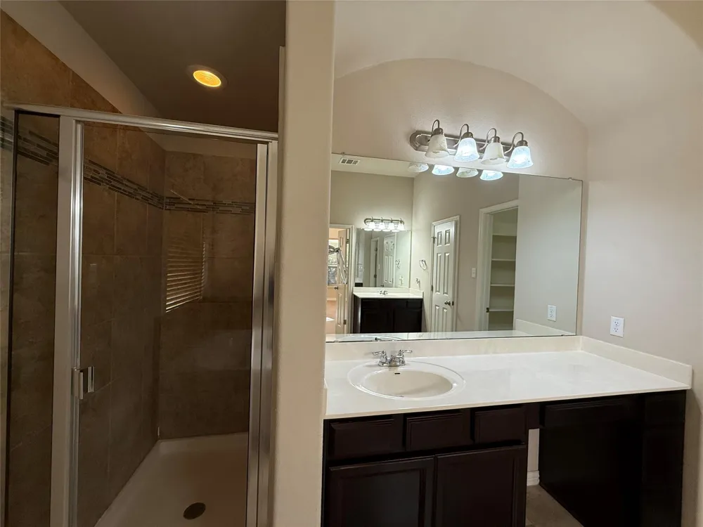 633 Peregrine Way Leander, TX 78641