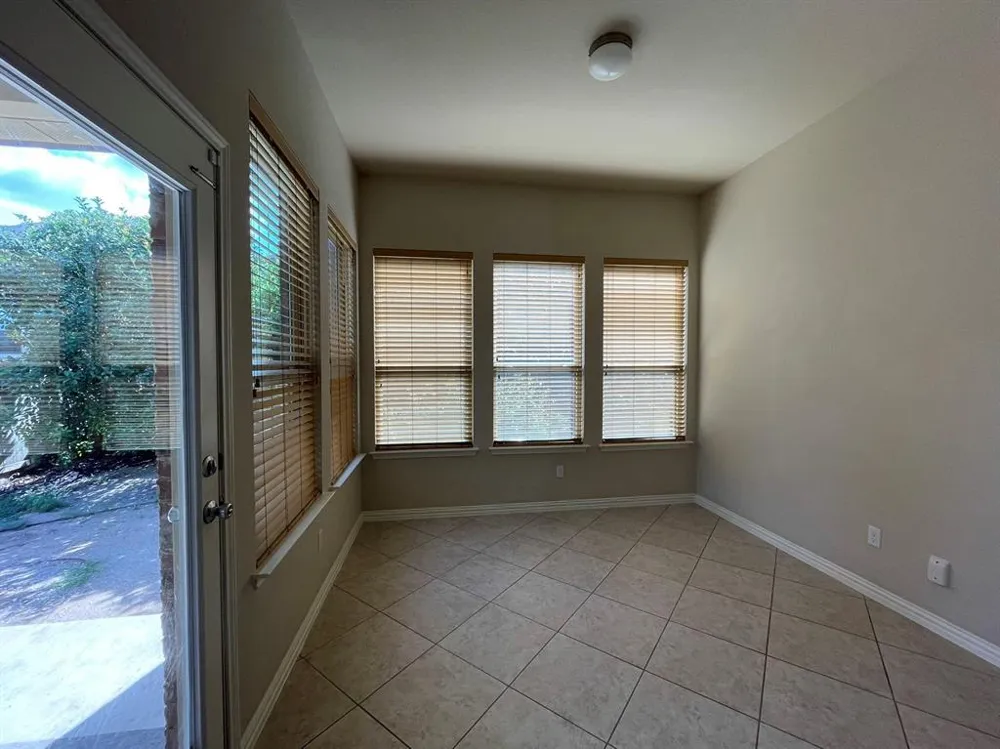 633 Peregrine Way Leander, TX 78641