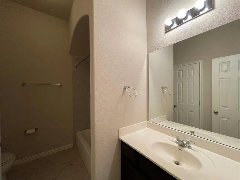 633 Peregrine Way Leander, TX 78641