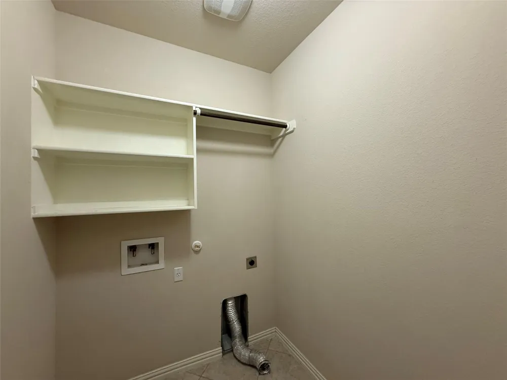 633 Peregrine Way Leander, TX 78641