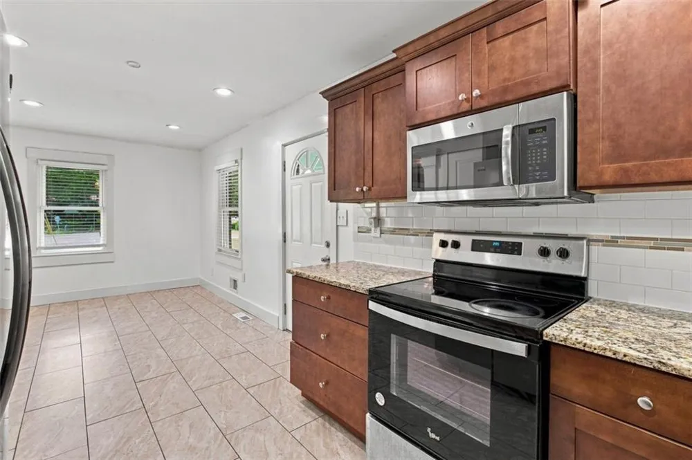 208 SE Yancy Drive SE Marietta, GA 30067
