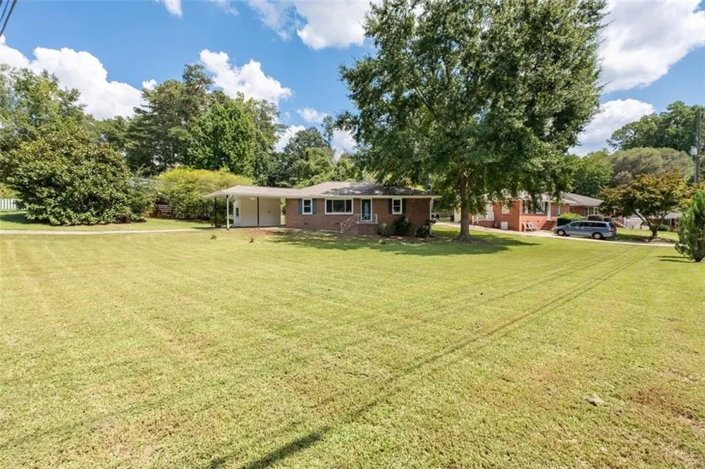 208 SE Yancy Drive SE Marietta, GA 30067