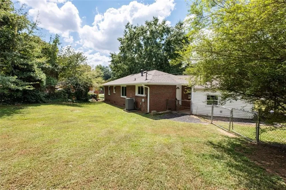 208 SE Yancy Drive SE Marietta, GA 30067