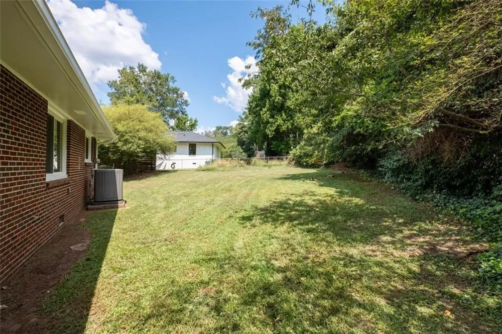 208 SE Yancy Drive SE Marietta, GA 30067