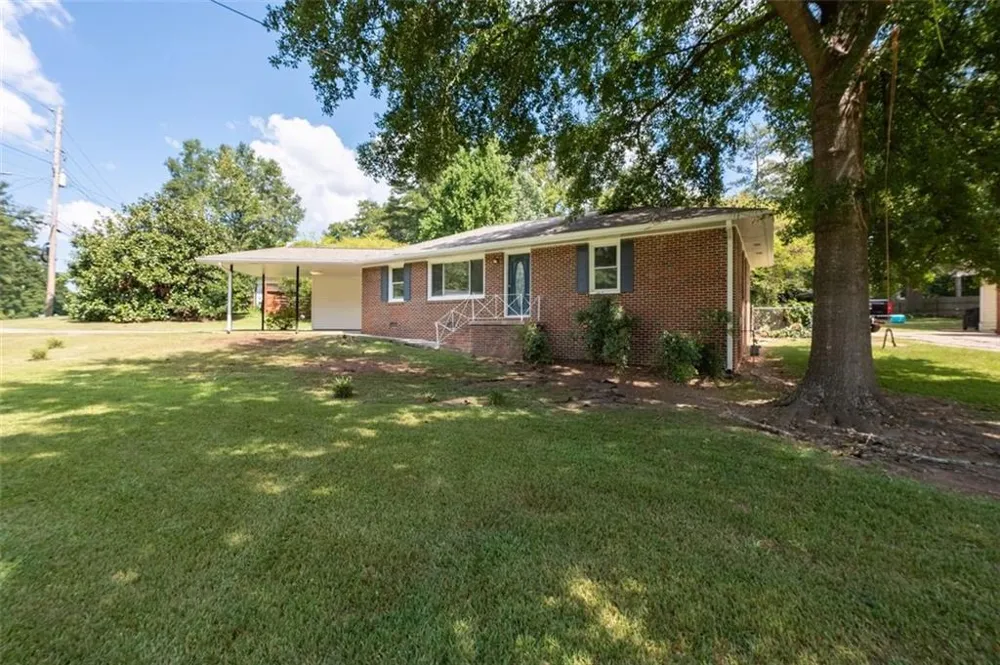 208 SE Yancy Drive SE Marietta, GA 30067