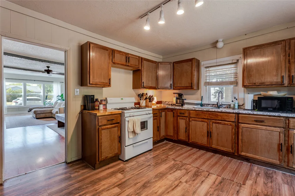228 W Archer Street Jacksboro, TX 76458