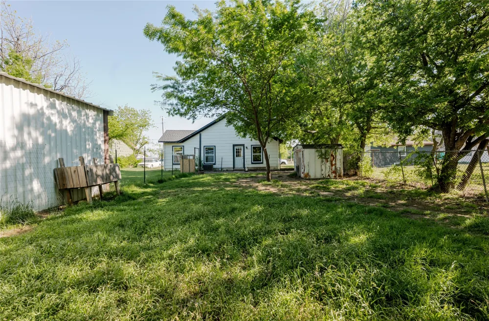 228 W Archer Street Jacksboro, TX 76458