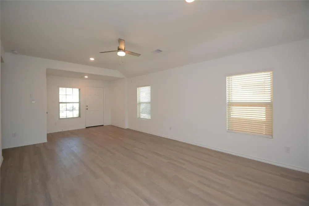 1319 Winding Willow Drive Pinehurst, TX 77362