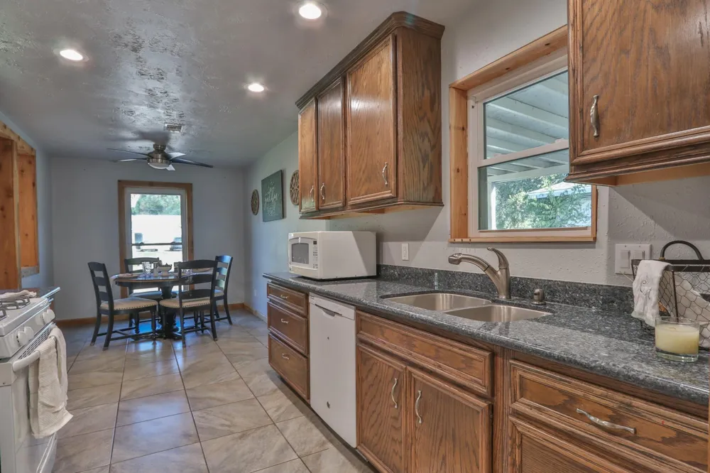 12721 7th Street Santa Fe, TX 77510