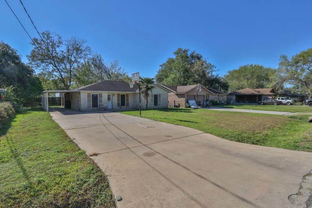 12721 7th Street Santa Fe, TX 77510