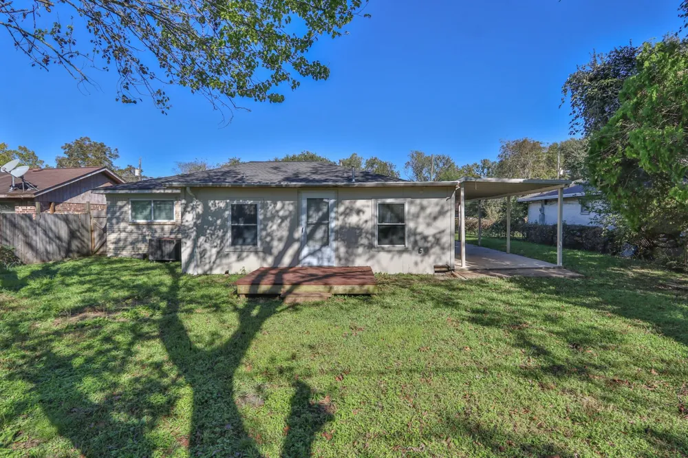 12721 7th Street Santa Fe, TX 77510