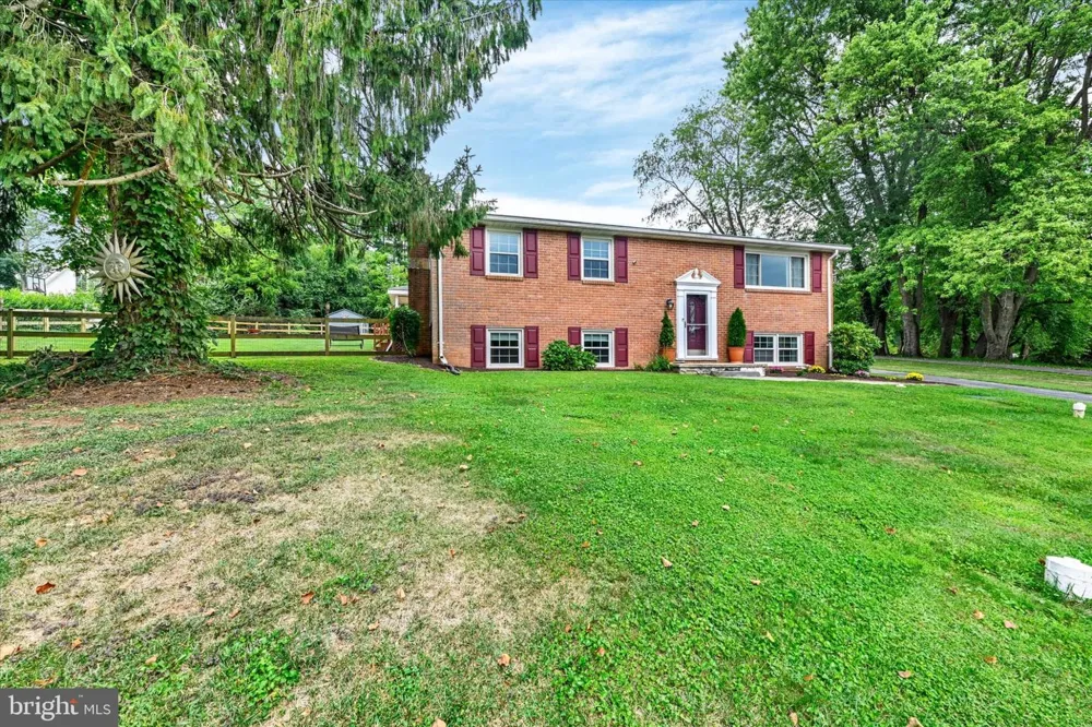 1906 SUFFOLK ROAD Finksburg, MD 21048