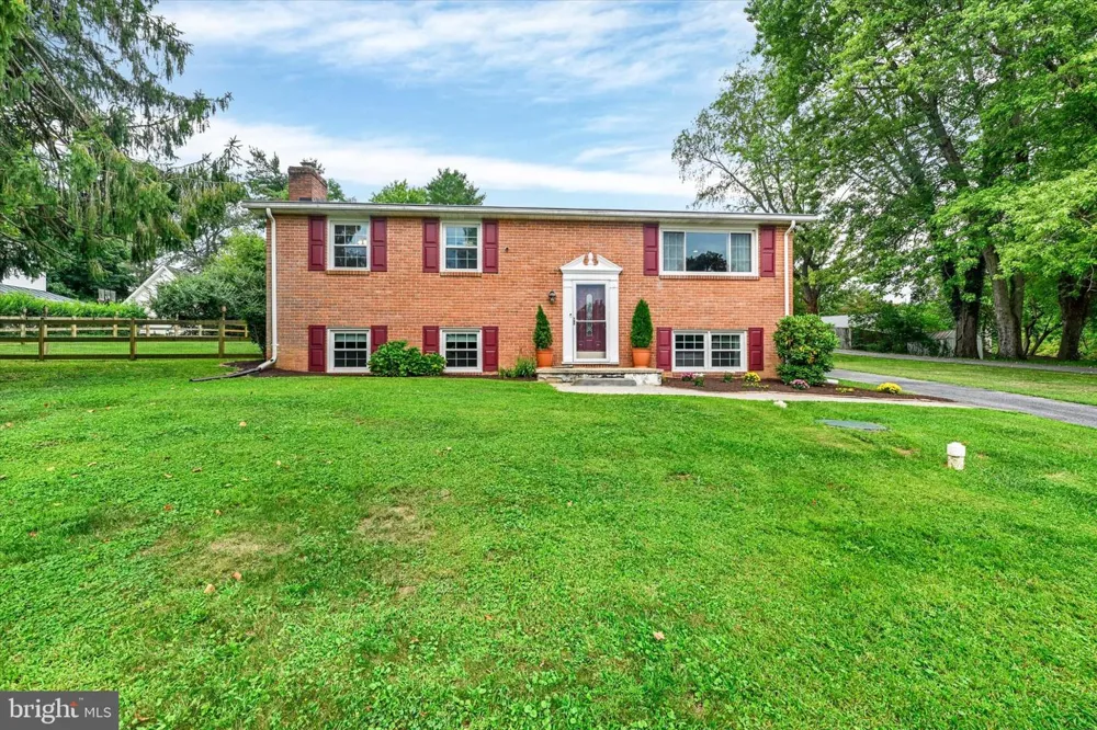 1906 SUFFOLK ROAD Finksburg, MD 21048