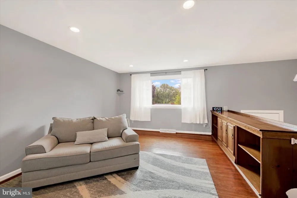 1906 SUFFOLK ROAD Finksburg, MD 21048