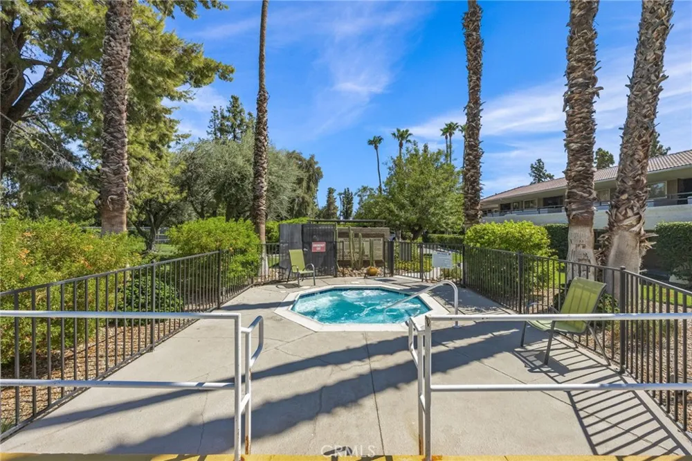 575 Villa Court #212 Palm Springs, CA 92262