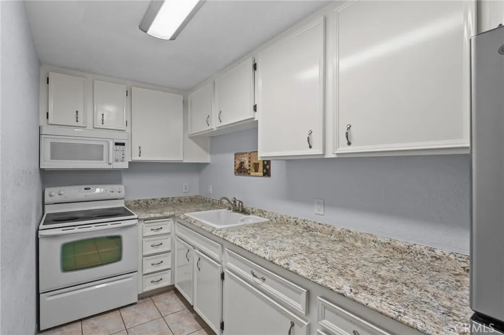 575 Villa Court #212 Palm Springs, CA 92262