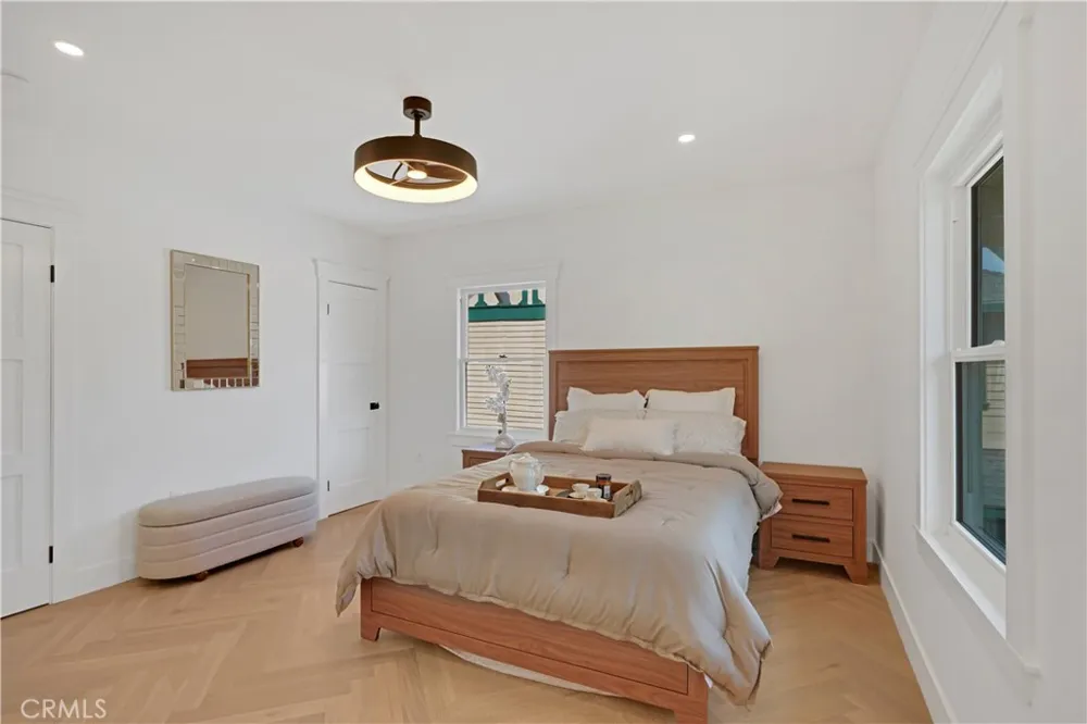 1800 S Oxford Los Angeles, CA 90006