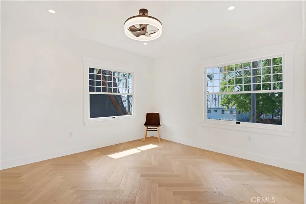 1800 S Oxford Los Angeles, CA 90006
