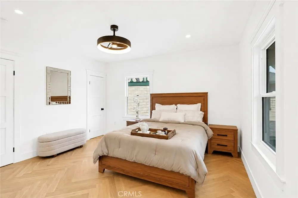 1800 S Oxford Los Angeles, CA 90006