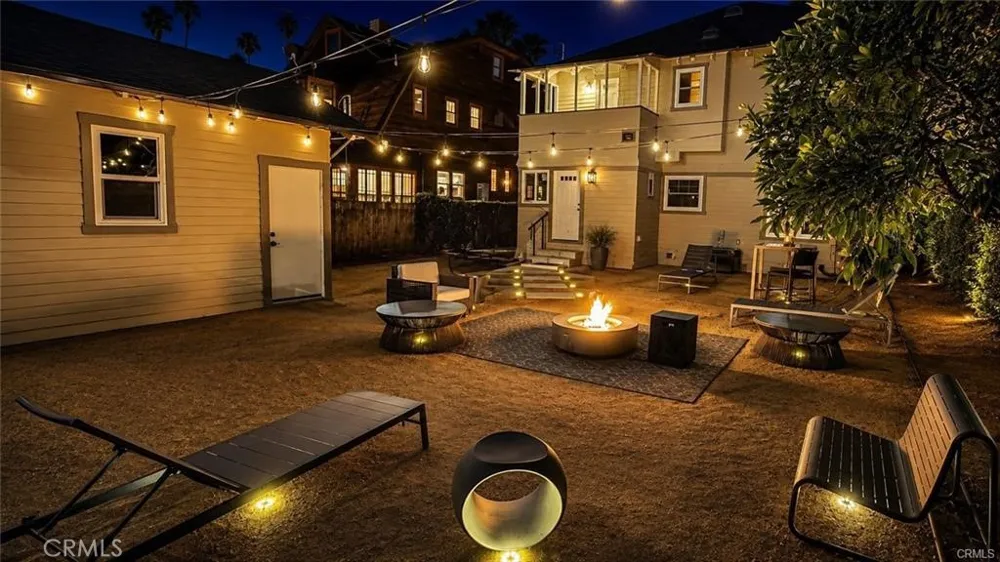 1800 S Oxford Los Angeles, CA 90006