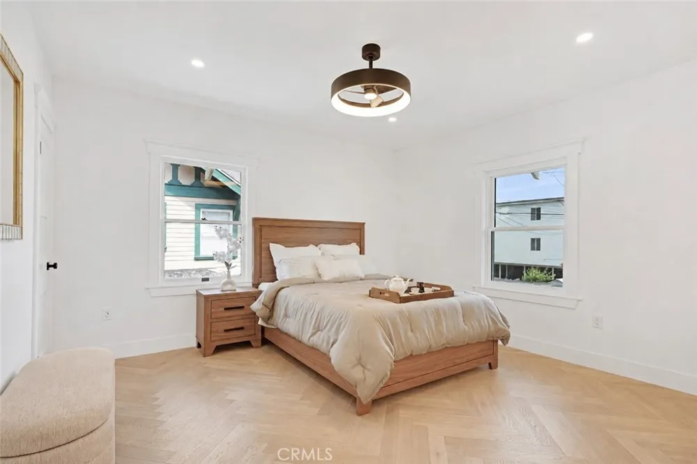 1800 S Oxford Los Angeles, CA 90006