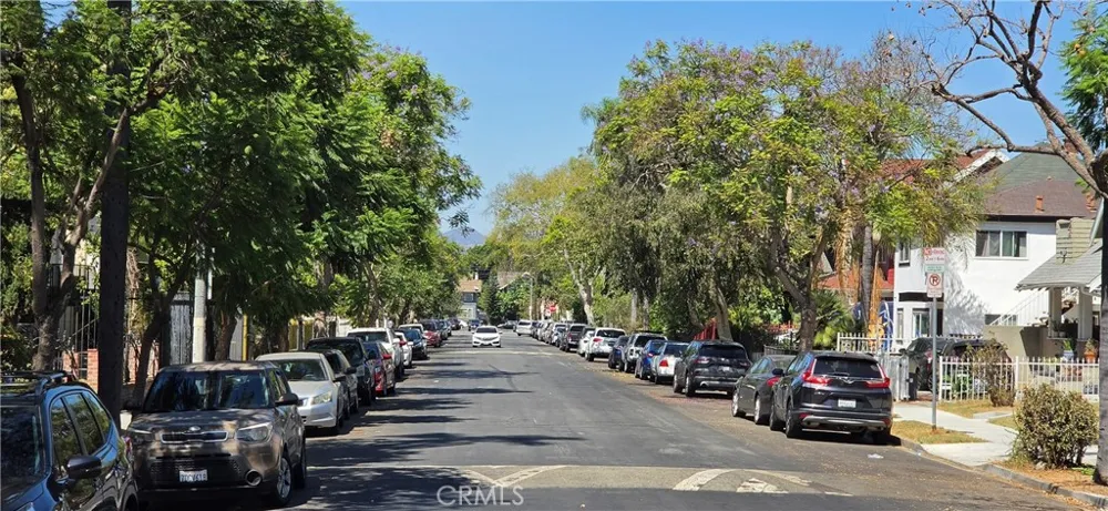 1800 S Oxford Los Angeles, CA 90006